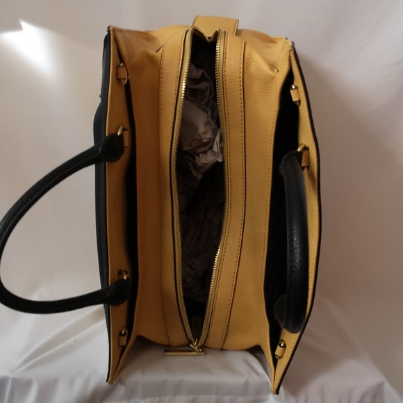 Exceptional NWT Steve Madden Briefcase Style Purse Yellow Black White w/ Strap - Picture 5 of 8